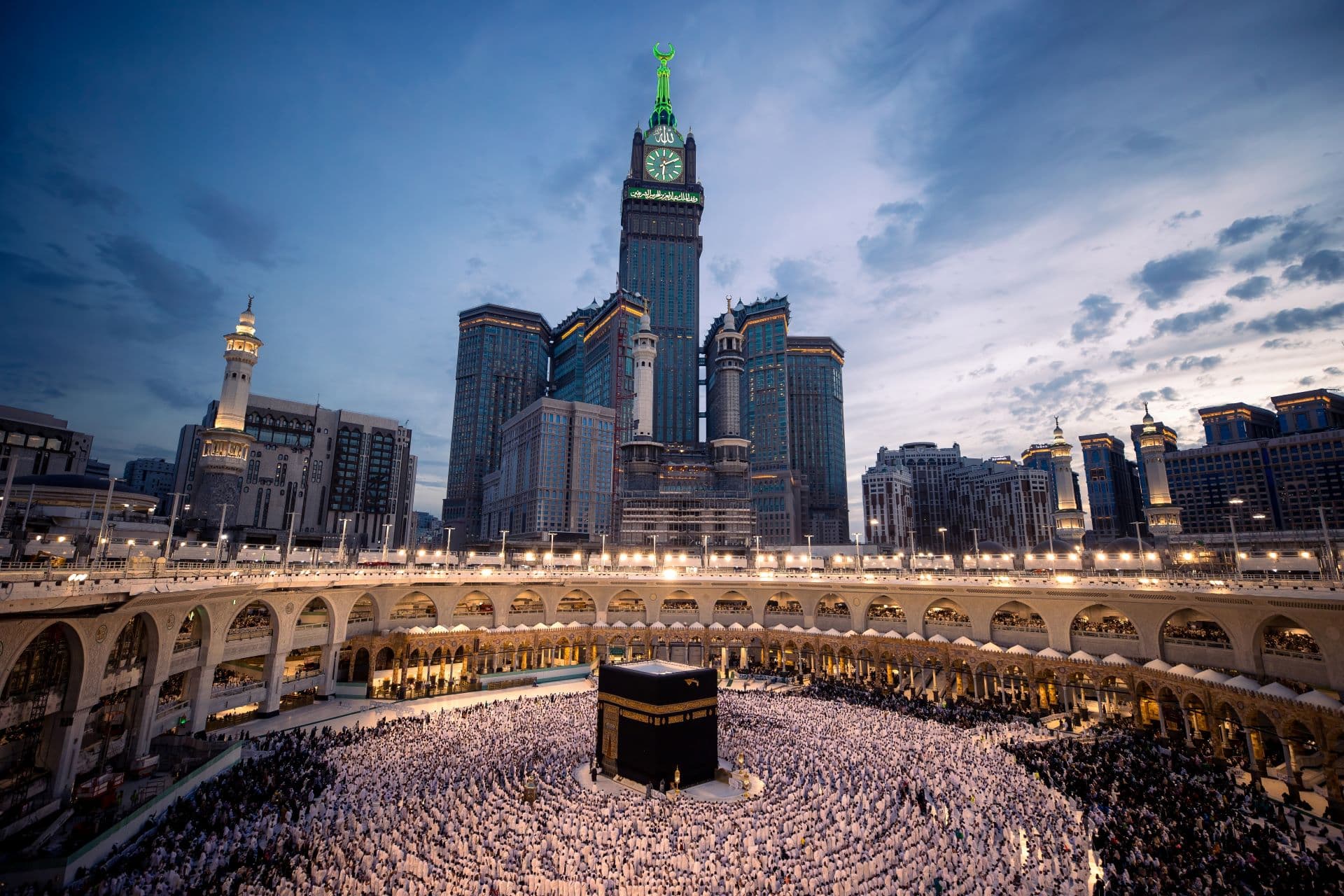 Sharjah to Makkah by Bus: Routes, Times & Tips